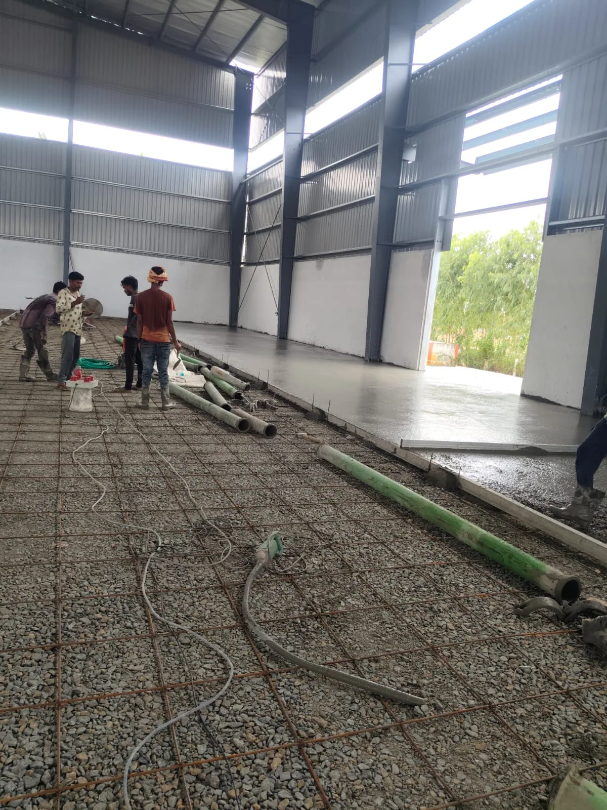 Discharging concrete